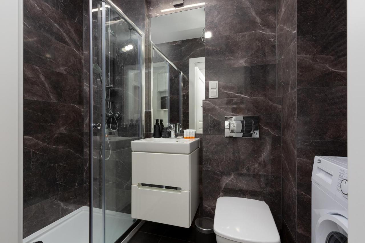Appartamento Elegancki Z Parkingiem By Renters